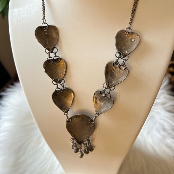 ✔Antique Hearts Statement Necklace - Picture 3 of 6
